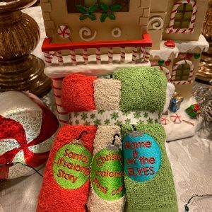 New! Set of 6 Christmas Ornament washcloths.